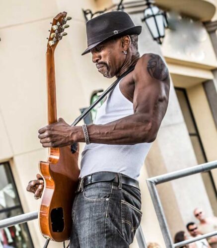 Read more about the article Dennis Jones – Blues You Can Rock To