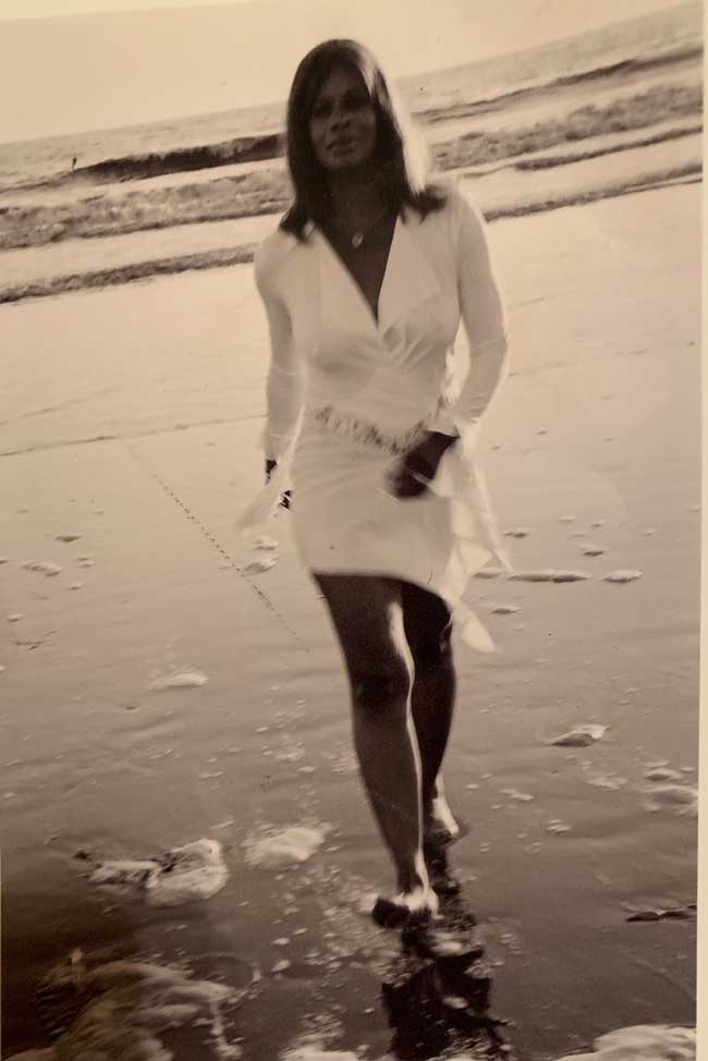 You are currently viewing Audrey Turner :: The Sky Is Crying